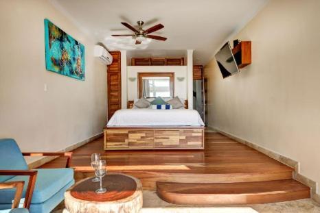 Casa De Playa- Transportation & Cooks Included! Villa *