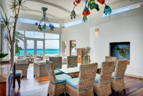Casa De Playa- Transportation & Cooks Included!
