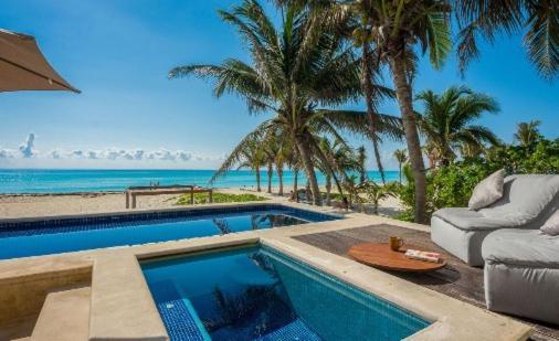 Casa De Playa- Transportation & Cooks Included! Playa del Carmen