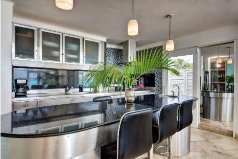 Casa De Playa- Transportation & Cooks Included! Villa *